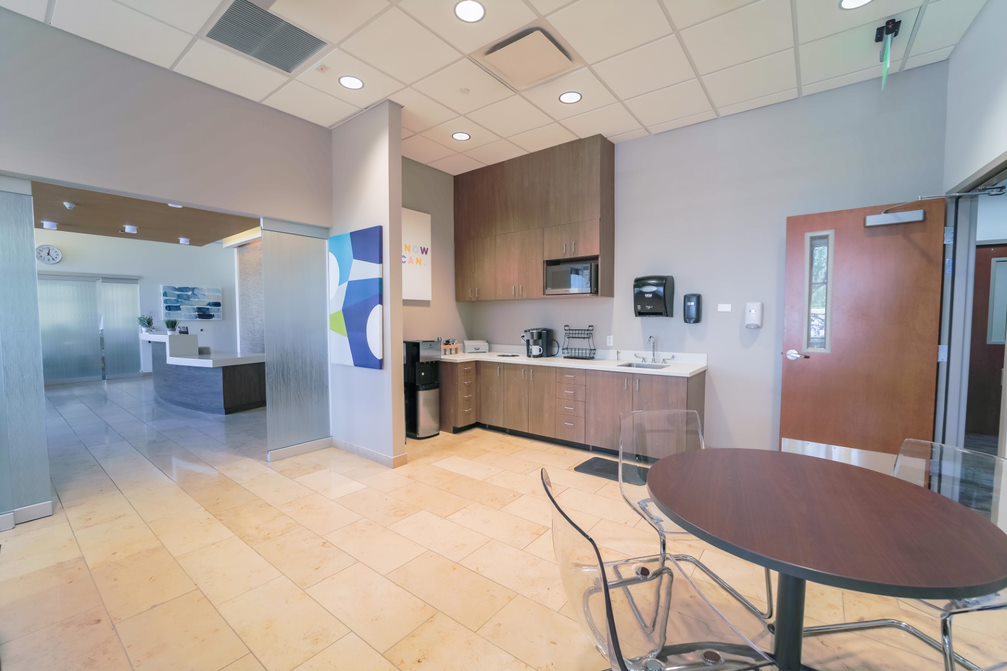 Dining and lobby at Mesa